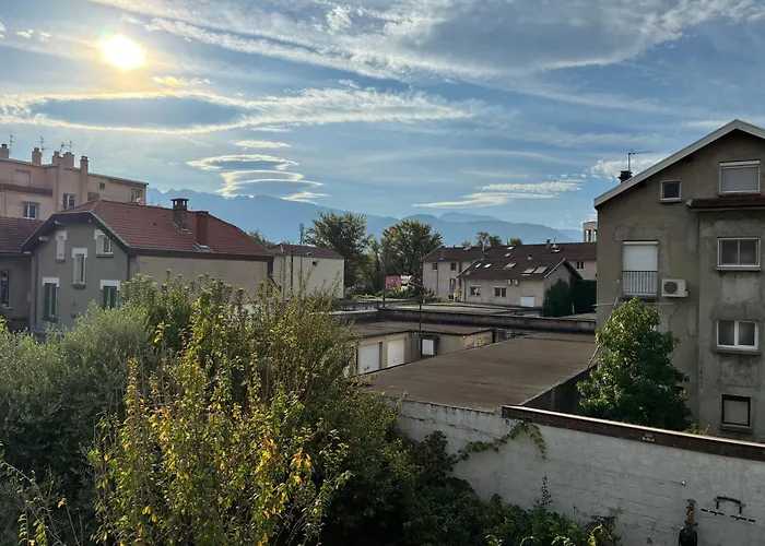 Atmosphere Petit Dejeuner Compris 4*