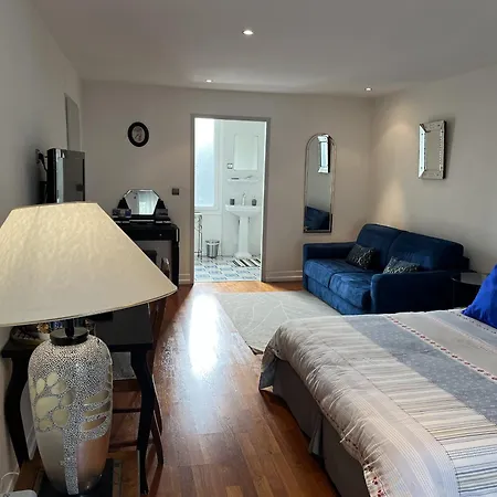 Atmosphere Petit Dejeuner Compris Guest house 4*