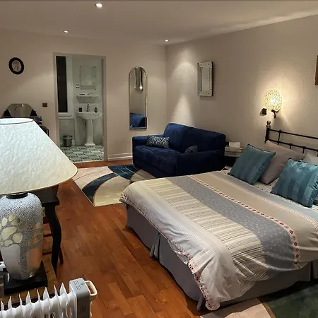 Atmosphere Petit Dejeuner Compris Guest house 4*